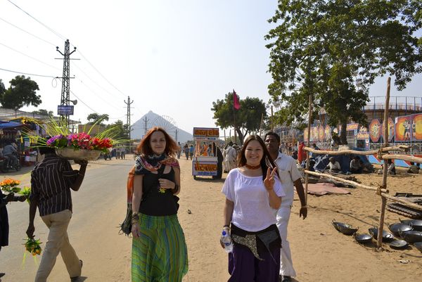 Четверо в Пушкаре и прощание с оазисом